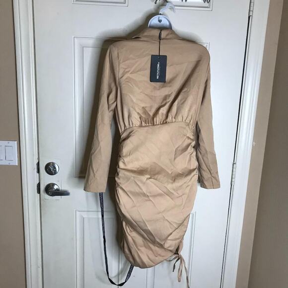 PrettyLittleThing Women's Ruched Deep Plunge Blazer Dress Beige NEW ~ Size 4 - Picture 6 of 9